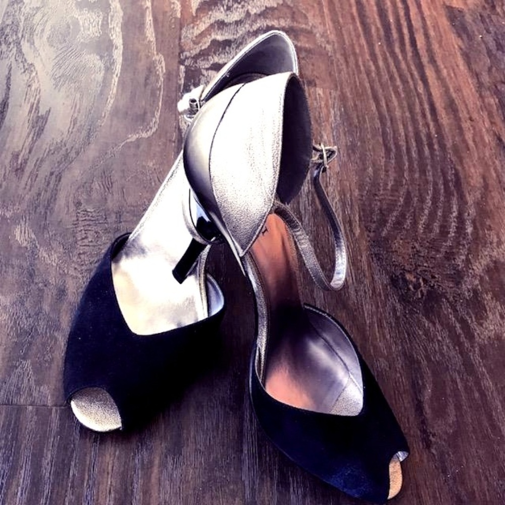 The Ultimate Black n Gold Heel